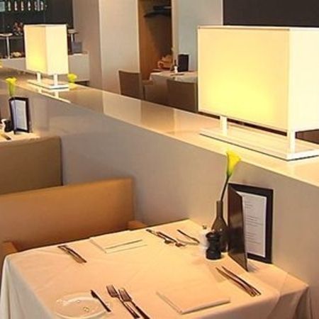 Rechteckige LED-Stoffleuchte in der Lufthansa First Class Lounge